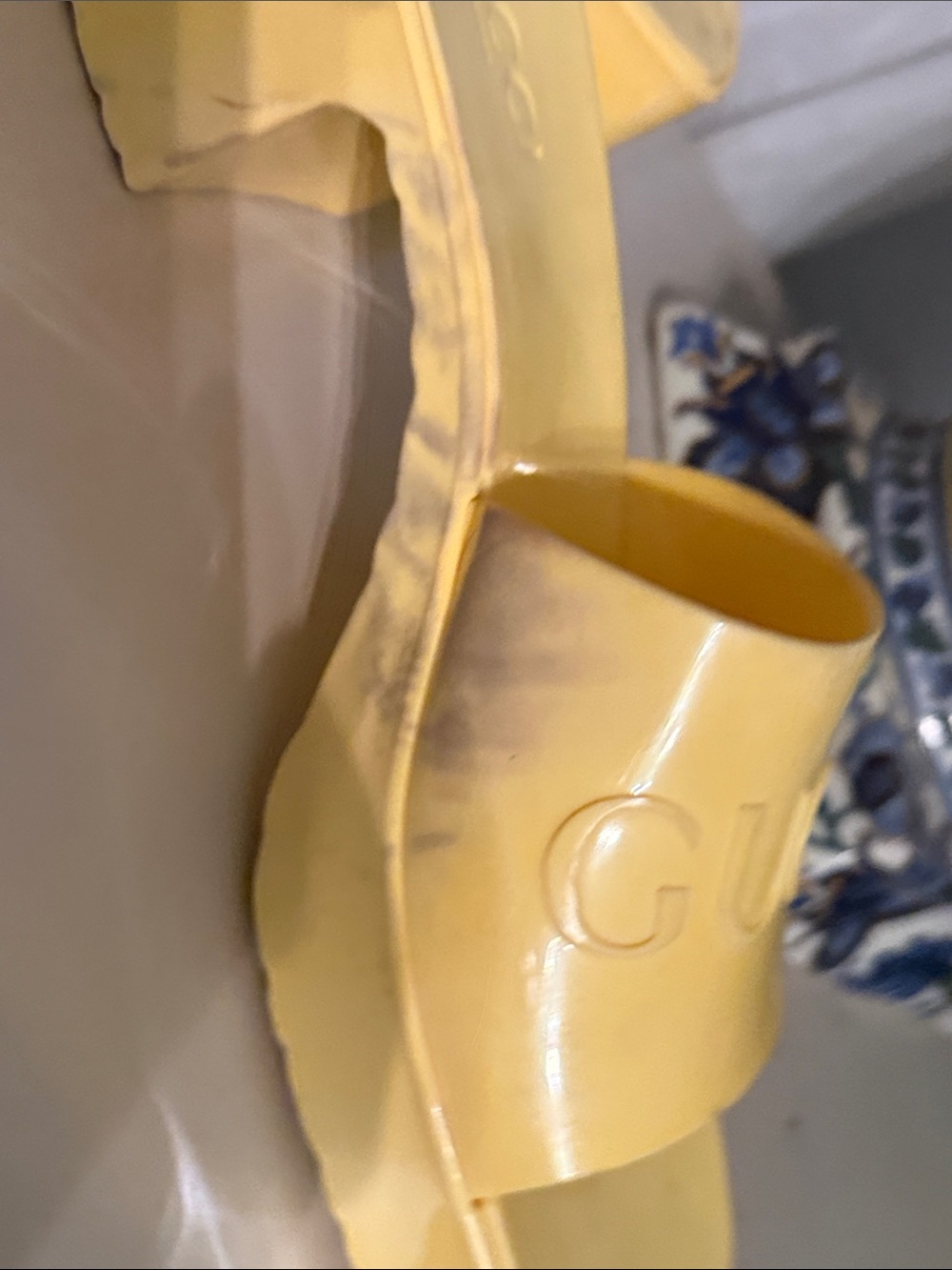 Gucci Yellow Patent Logo Slide Sandals 37 size - Picture 4 of 14